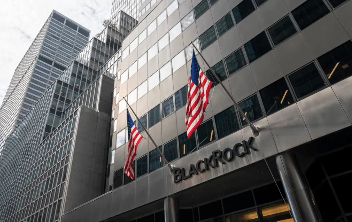 Акции Adobe растут после того, как BlackRock увеличила долю до 10%: что на самом деле означает ставка в 8,4 млрд долларов