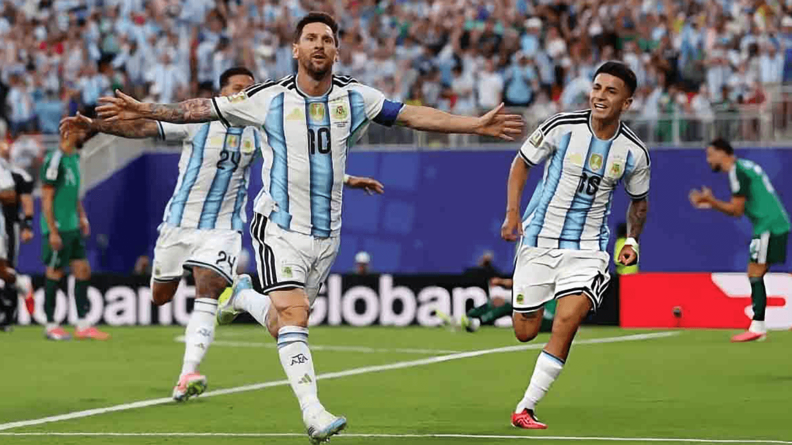 ¡Messi anota un hat-trick histórico y Argentina golea a Argelia 3-0!